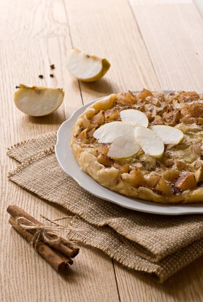 Tarta de manzana con canela —  Fotos de Stock