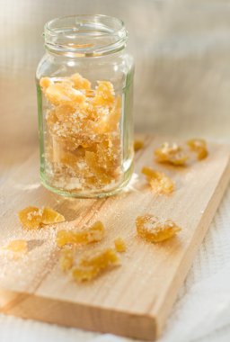 şekerlenmiş zencefil