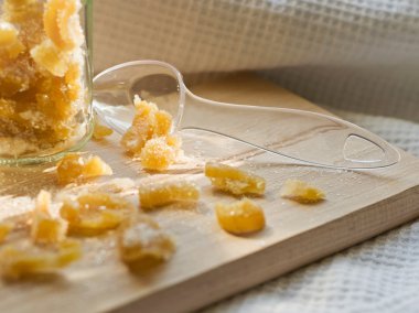 şekerlenmiş zencefil