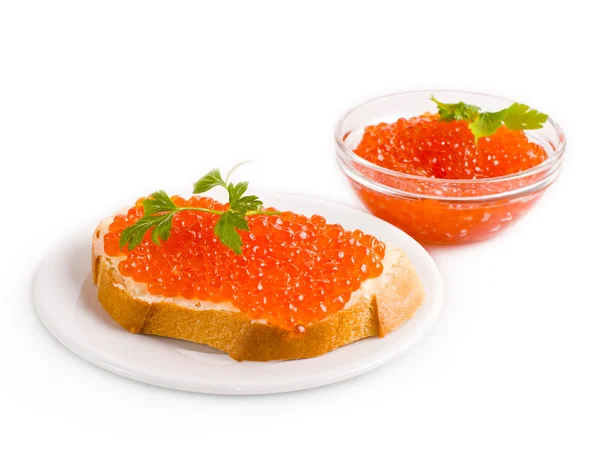 Bröd med röd kaviar — Stockfoto