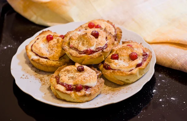 Bolos caseiros com cranberries — Fotografia de Stock