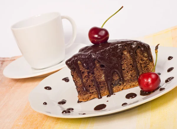 Chocolate cake with cherry — Stock Photo, Image