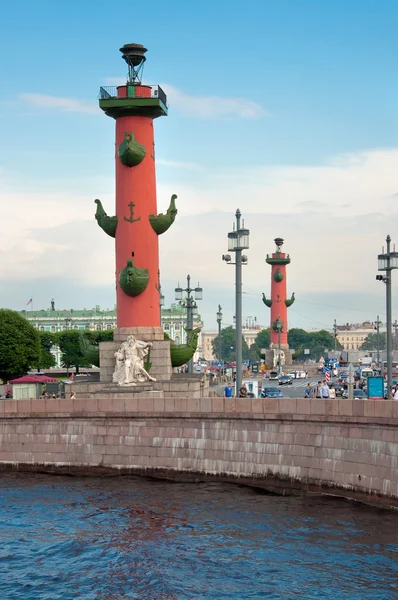 Columnas rostrales en San Petersburgo — Foto de Stock
