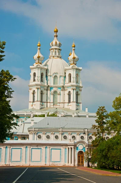 Смольный собор Санкт-Петербурга — стоковое фото