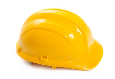 Beyaz arkaplanda izole edilmiş sarı kask