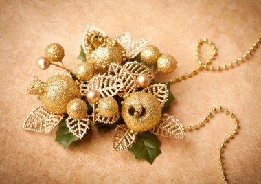 Altın Noel süslemesi