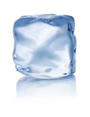 buz küpü beyaz üzerinde izole