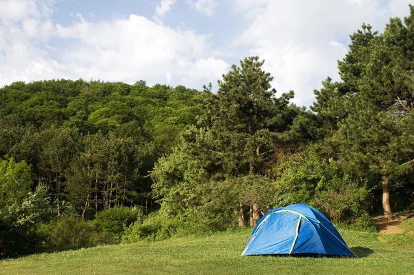 Голубая палатка — стоковое фото