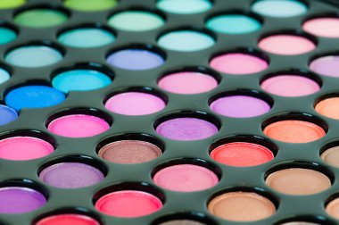 çok renkli göz gölgeler