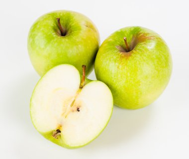 iki elma ve elma yarısı