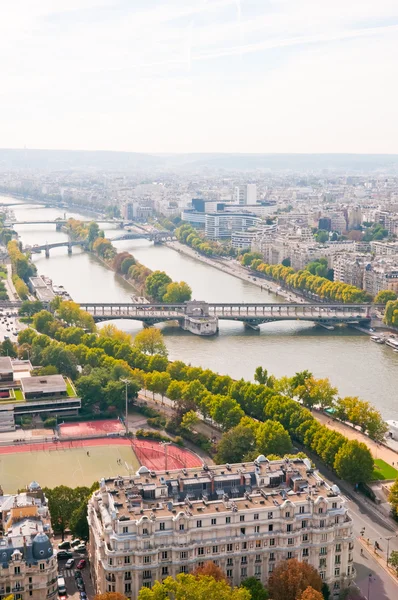 Vista panorâmica aérea de Paris e do rio Sena vista de Eiff — Fotografia de Stock