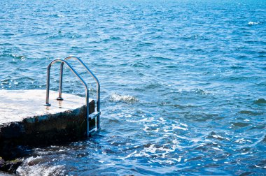 Yüzme okyanus merdiven