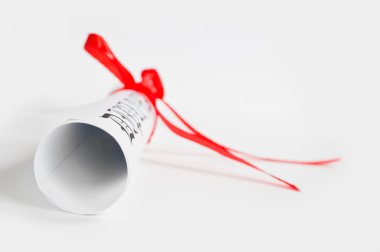 kırmızı kurdele ile Diploma