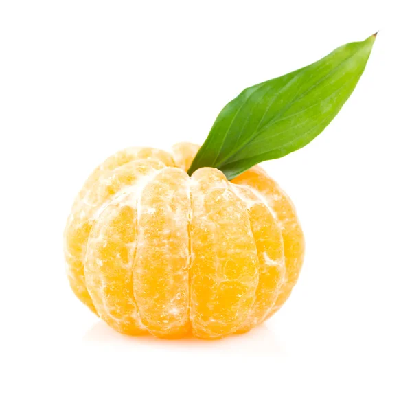 Saporiti mandarini isolati su bianco — Foto Stock