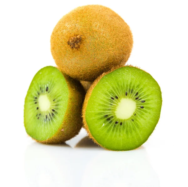 Kiwi frutas isoladas sobre fundo branco — Fotografia de Stock