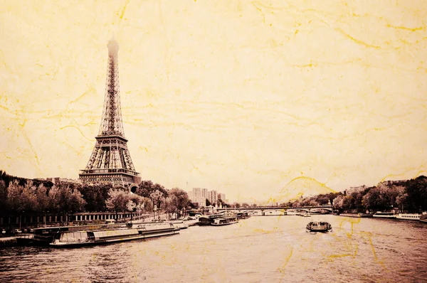 Paris'te Eyfel Kulesi ve köprü üzerinden passerelle "pont d'elena" debilly — Stok fotoğraf