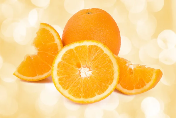 Appelsiner isolert på hvit bakgrunn – stockfoto