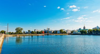 Yekaterinburg City rıhtımının manzarası.