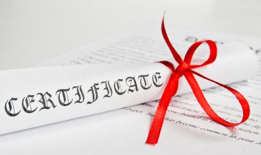 kırmızı kurdele ile Diploma