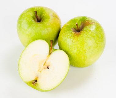 iki elma ve elma yarısı