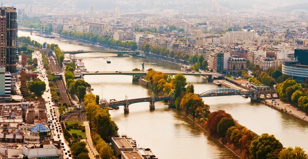 Panoramiczny widok Paryża i seine River widziany z Eiffa — Zdjęcie stockowe