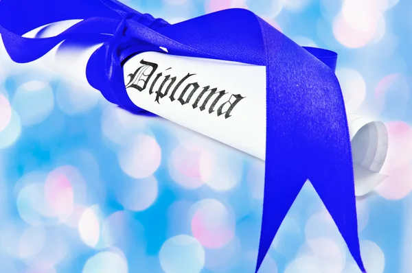 Diploma met blauw lint — Stockfoto