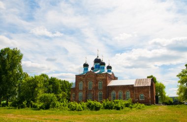 kırsal Kilisesi. Yaz beaautiful manzara