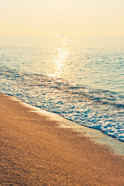 Amanecer playa tranquila —  Fotos de Stock