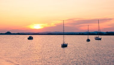 güzel deniz günbatımı