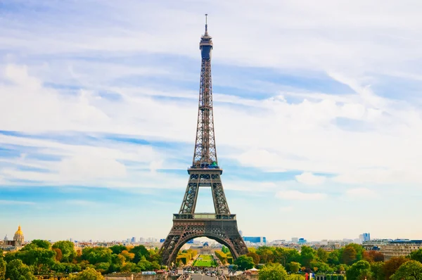 Париж, красивая Эйфелева башня — стоковое фото