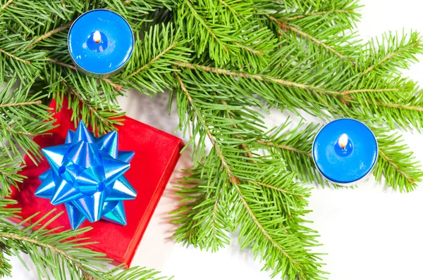 Gift and green christmas tree — Stock Photo, Image