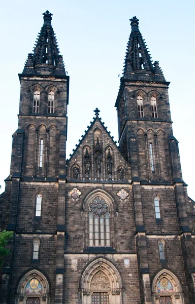 Prague, Tjeckien. Petrus och Paulus-katedralen i vysehrad — Stockfoto