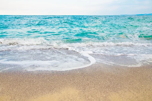 Beach and tropical sea — Stock Photo, Image