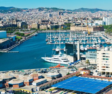 Barselona, İspanya liman bölgesinin havadan görünümü