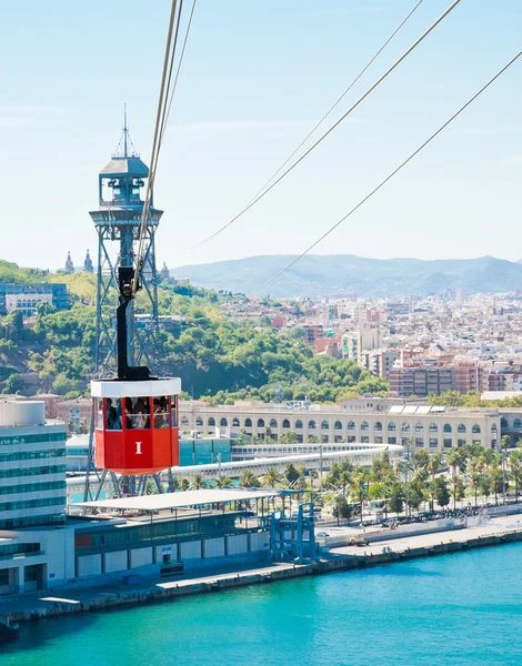 Linbanevagnen över hamnen i barcelona, Spanien — Stockfoto