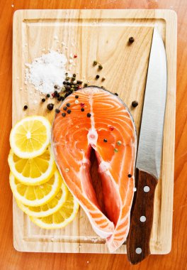 Limonlu somon fileto