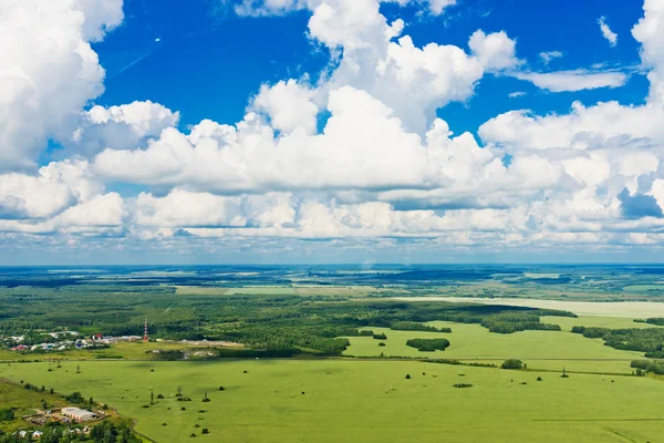 Bela vista acima da terra no marco para baixo. — Fotografia de Stock