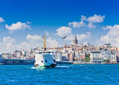 Cityscape galata Kulesi istanbul'da golden horn üzerinde