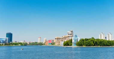 Yekaterinburg City rıhtımının manzarası.