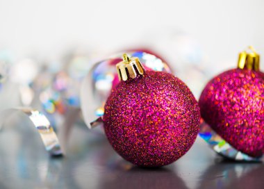 Kızıl Noel baloları