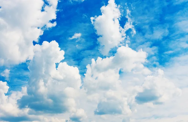 Schöner blauer Himmel — Stockfoto