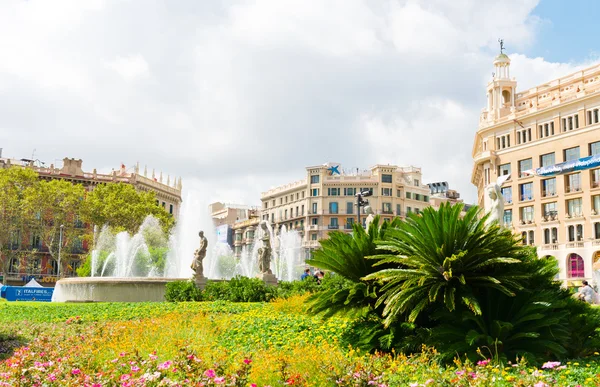 Fontänen på placa de catalunya — Stockfoto