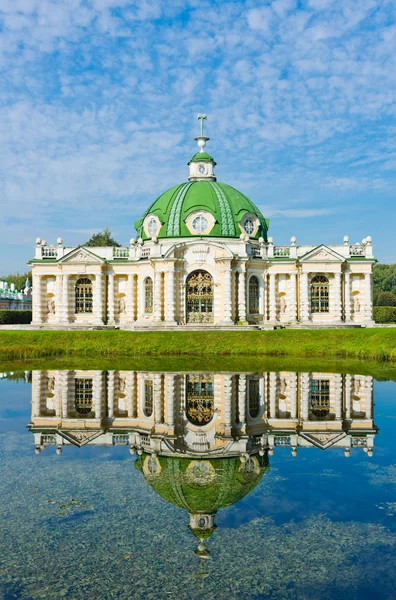 Grotto paviljongen — Stockfoto