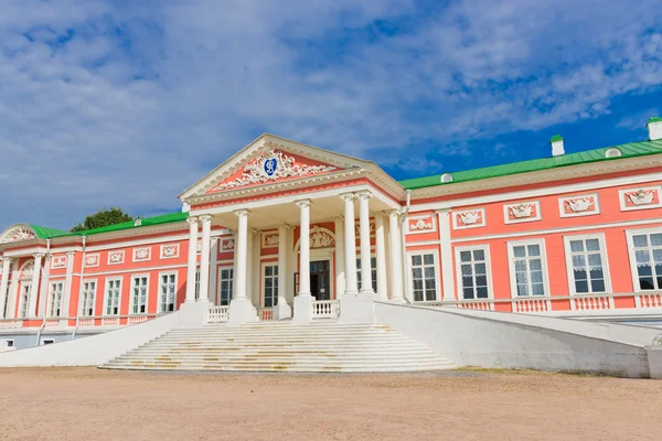 Фасад Кусковского дворца — стоковое фото