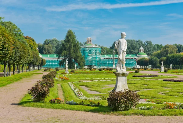 Statues in the Park of Kuskovo — Stock Photo, Image