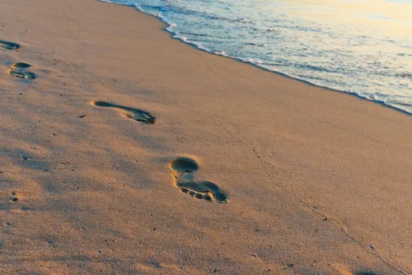 Empreintes de pas dans le sable — Photo