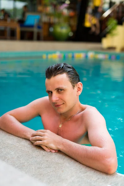 Man  in the swimming pool — Stock Photo, Image