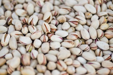 Antep fıstığı üzerinde görünümü (içine nutshells kadar kapatın) 