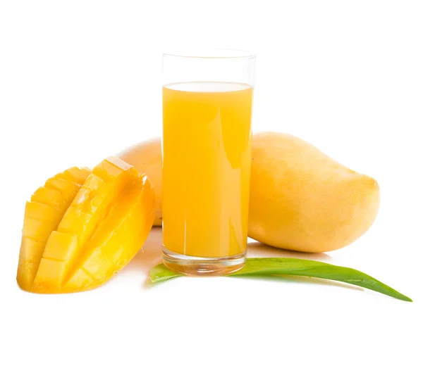 Bicchiere di frullato di mango fresco — Foto Stock