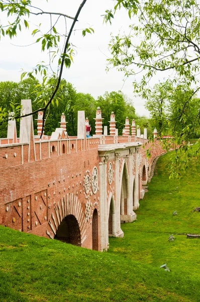 El gran puente en Tsaritsyno, Moscú, Rusia —  Fotos de Stock